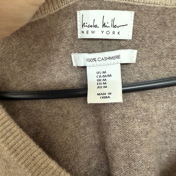 Nicole Miller 100% Cashmere V-Neck Sweater - Picture 3 of 3